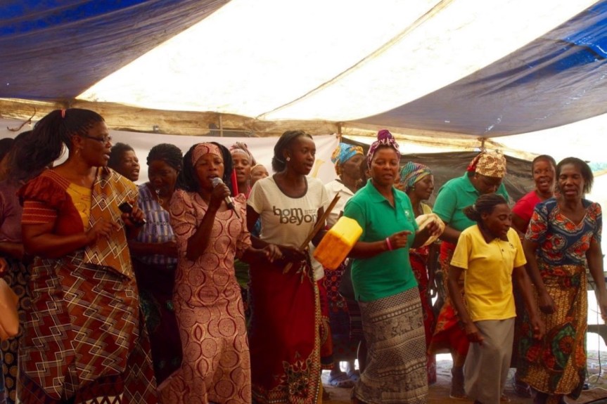 37866806_15530135290_r